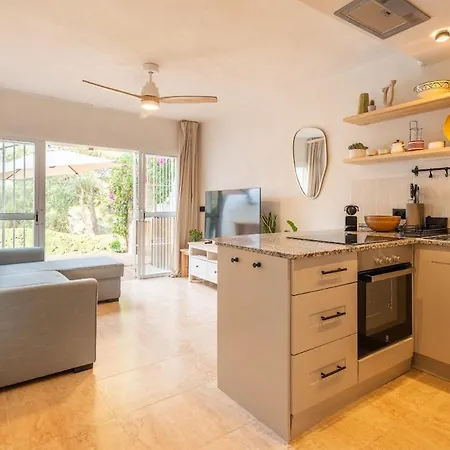 Beautifully Decorated Near The Appartement *