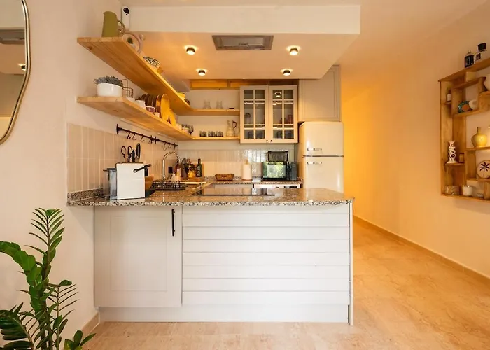 Beautifully Decorated Near The Appartement *